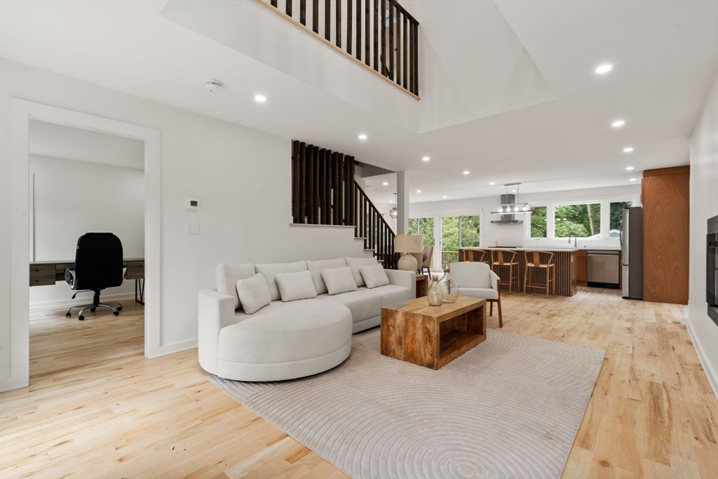 174 Gilbert Street Mansfield, MA 02048 - Photo 4 of 40