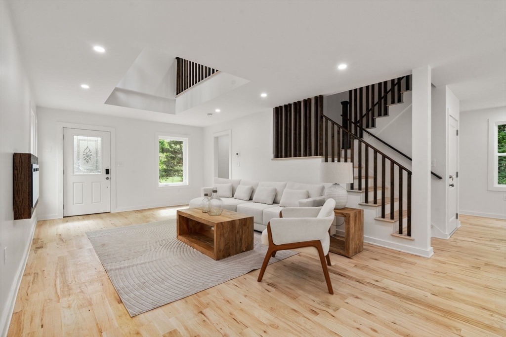 174 Gilbert Street Mansfield, MA 02048 - Photo 6 of 40