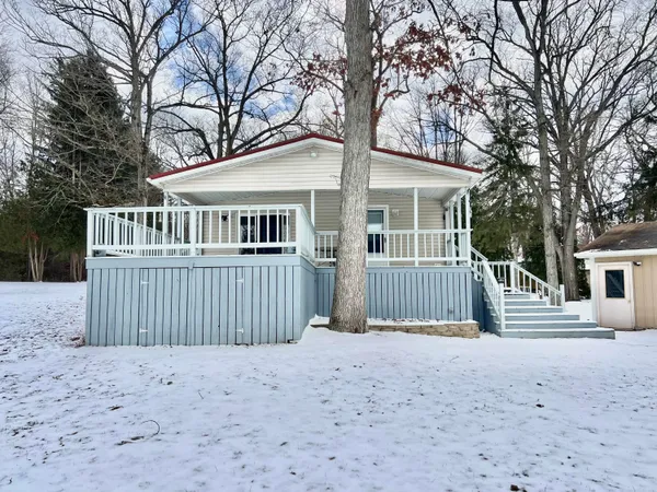 $249,900 | 5482 Circle Drive, Reading, MI 49274