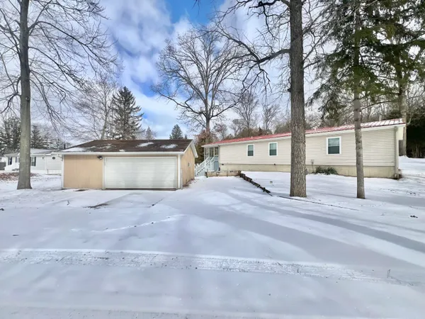 $249,900 | 5482 Circle Drive, Reading, MI 49274