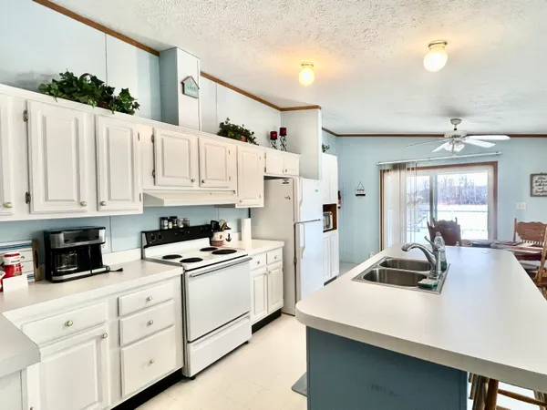 $249,900 | 5482 Circle Drive, Reading, MI 49274