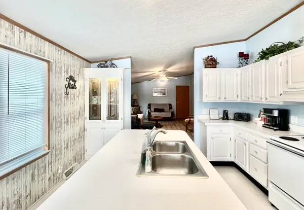 $249,900 | 5482 Circle Drive, Reading, MI 49274