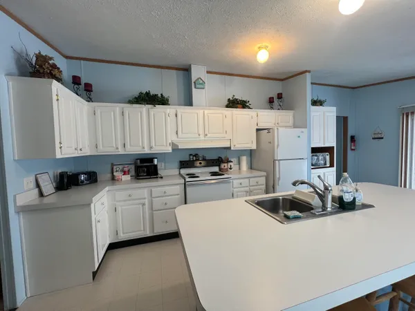 $249,900 | 5482 Circle Drive, Reading, MI 49274