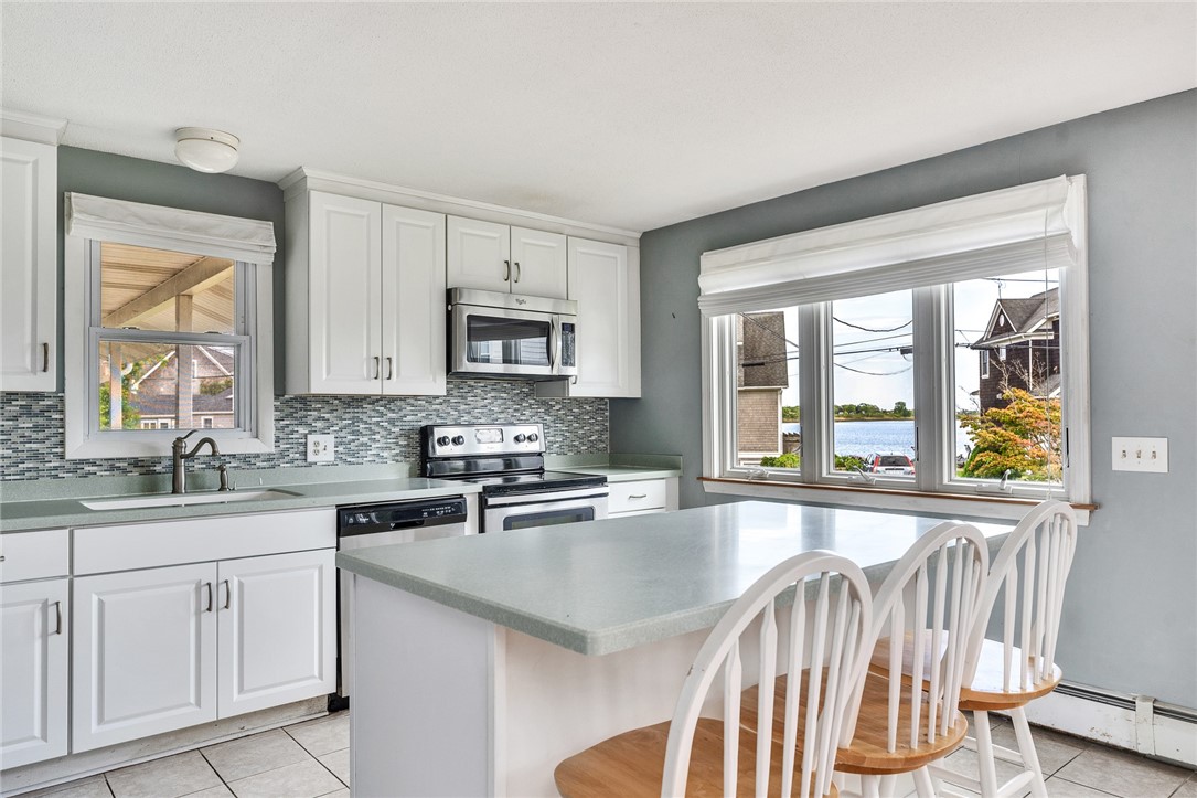 84 East Shore Road Narragansett, RI 02882 - Photo 9 of 37