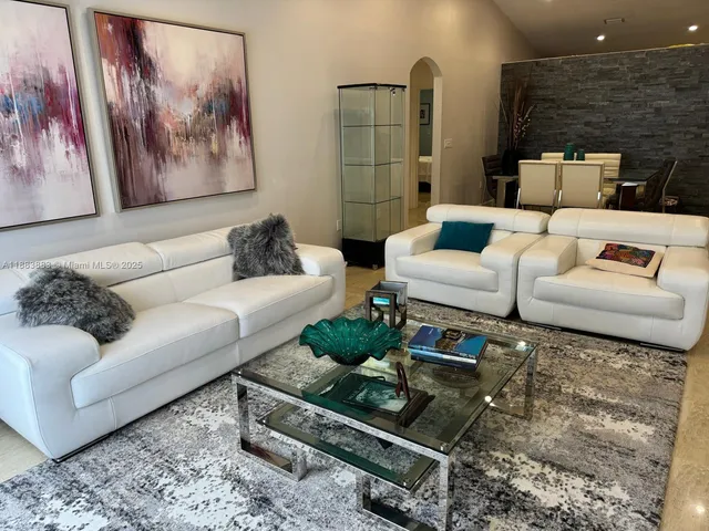 $4,300 | 18864 Northwest 89th Court, Unit 18864, Hialeah, FL 33018