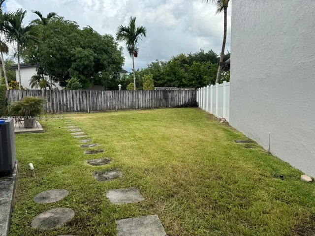 $4,300 | 18864 Northwest 89th Court, Unit 18864, Hialeah, FL 33018