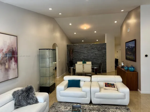 $4,300 | 18864 Northwest 89th Court, Unit 18864, Hialeah, FL 33018