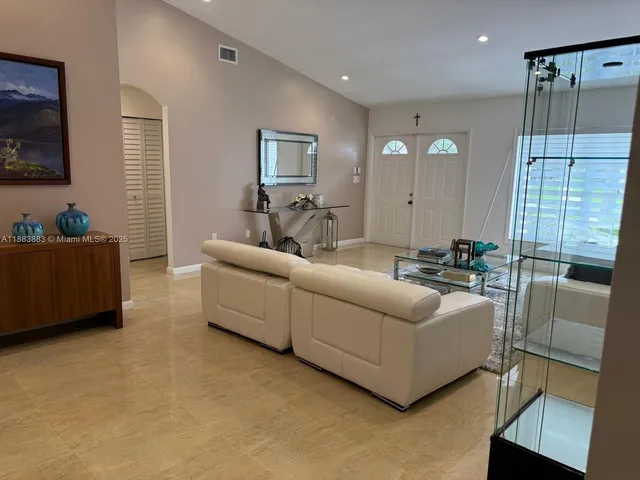$4,300 | 18864 Northwest 89th Court, Unit 18864, Hialeah, FL 33018