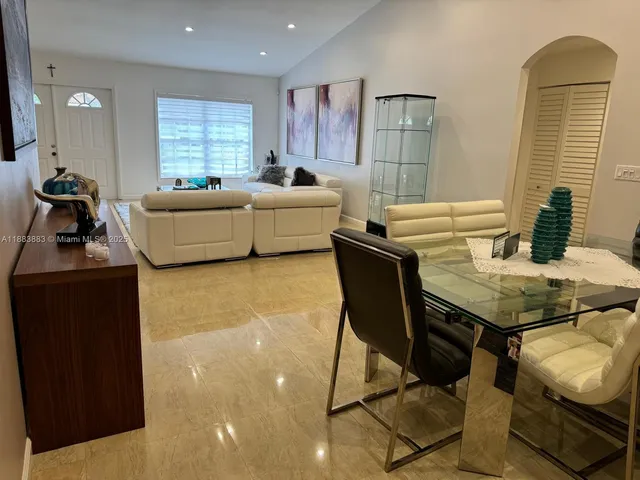 $4,300 | 18864 Northwest 89th Court, Unit 18864, Hialeah, FL 33018