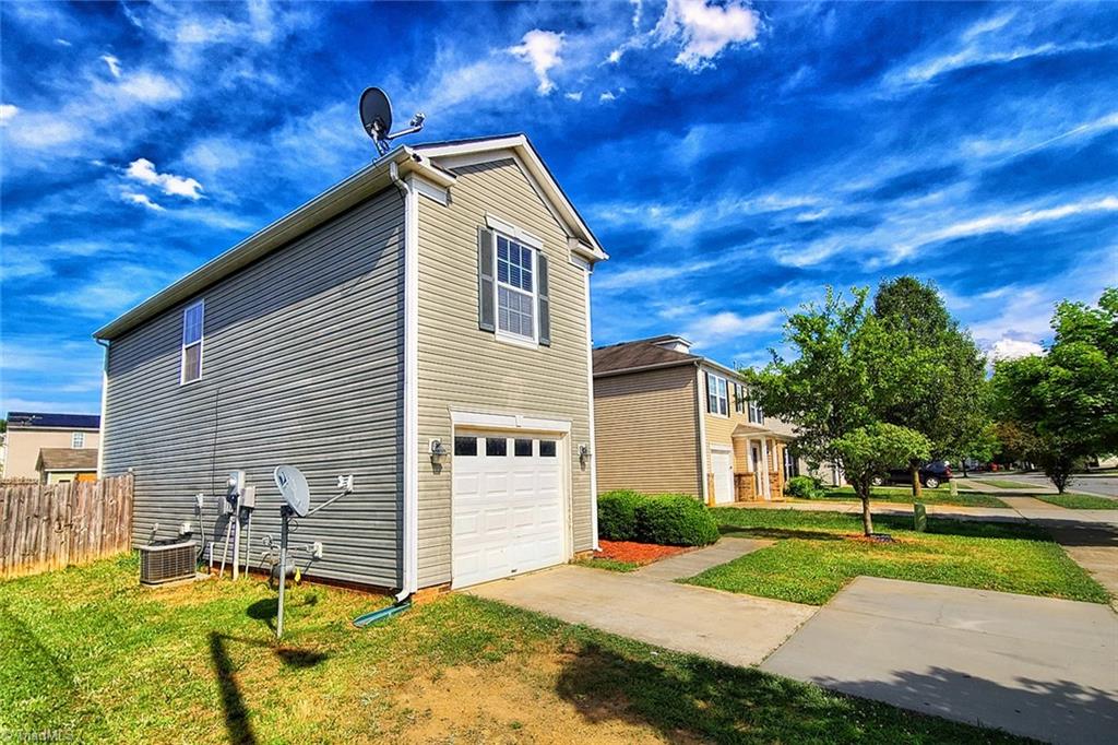 753 Runningbrook Lane Rural Hall, NC 27045 - Photo 2 of 33