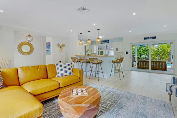 $9,900 | 9 West Riverside Drive, Jupiter, FL 33469