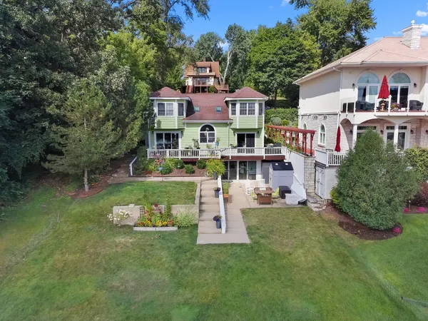 $550,000 | 5102 West Lake Shore Drive, Wonder Lake, IL 60097