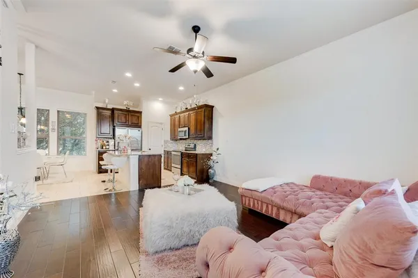 $319,990 | 5039 Venecia Way, Grand Prairie, TX 75052