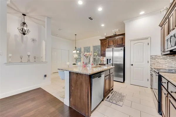 $319,990 | 5039 Venecia Way, Grand Prairie, TX 75052