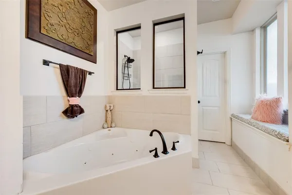 $319,990 | 5039 Venecia Way, Grand Prairie, TX 75052