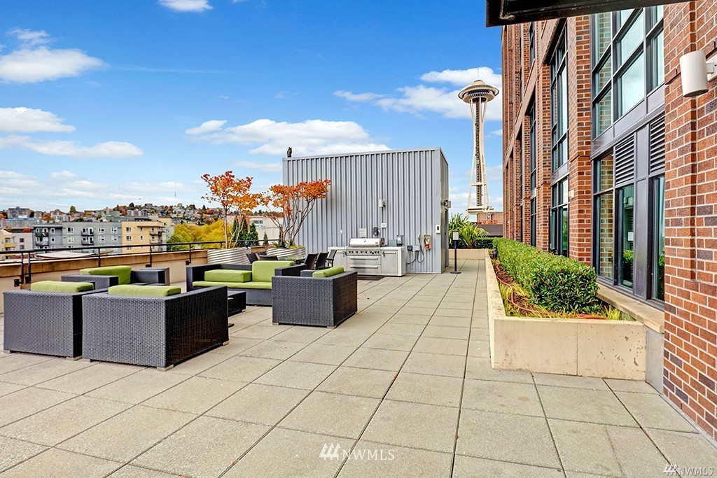 2911 2nd Avenue, Unit 818 Seattle, WA 98121 - Photo 13 of 16