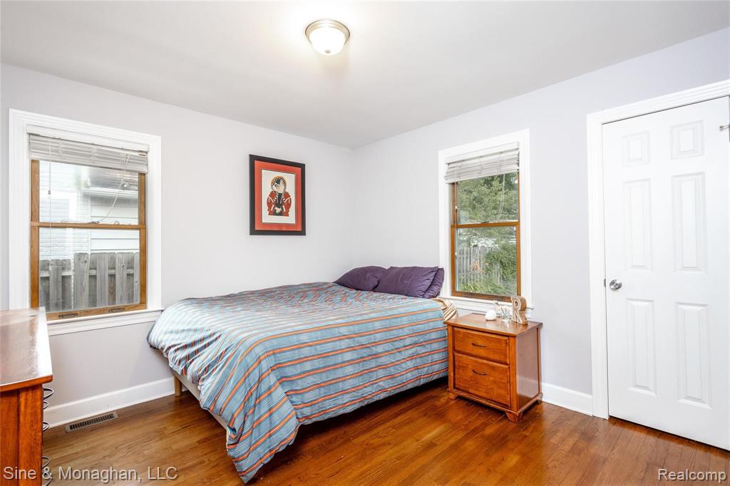 1308 Hampton Road Grosse Pointe, MI 48236 - Photo 20 of 36