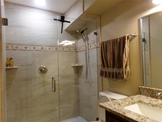 $749,000 | 1055 East Branding Iron, Weimar, TX 78962