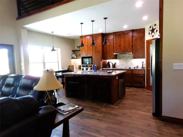 $749,000 | 1055 East Branding Iron, Weimar, TX 78962