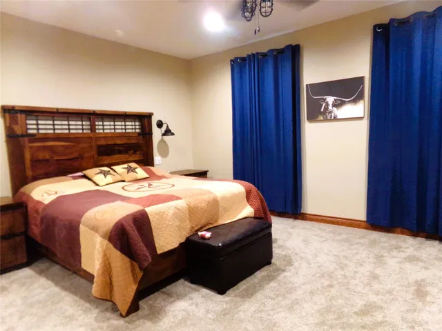 $749,000 | 1055 East Branding Iron, Weimar, TX 78962