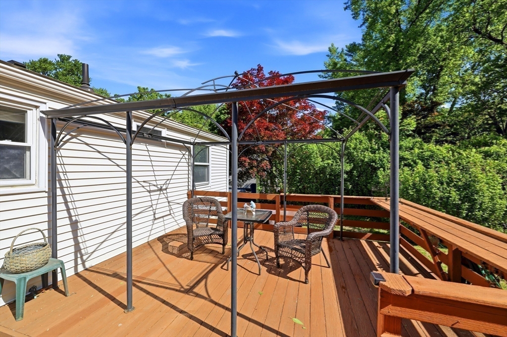 29 Hudson Street Springfield, MA 01118 - Photo 23 of 32