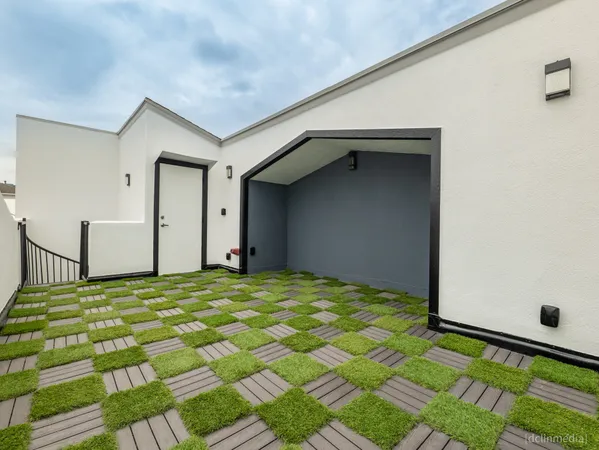 $529,990 | 4608 Nett Street, Unit E, Houston, TX 77007