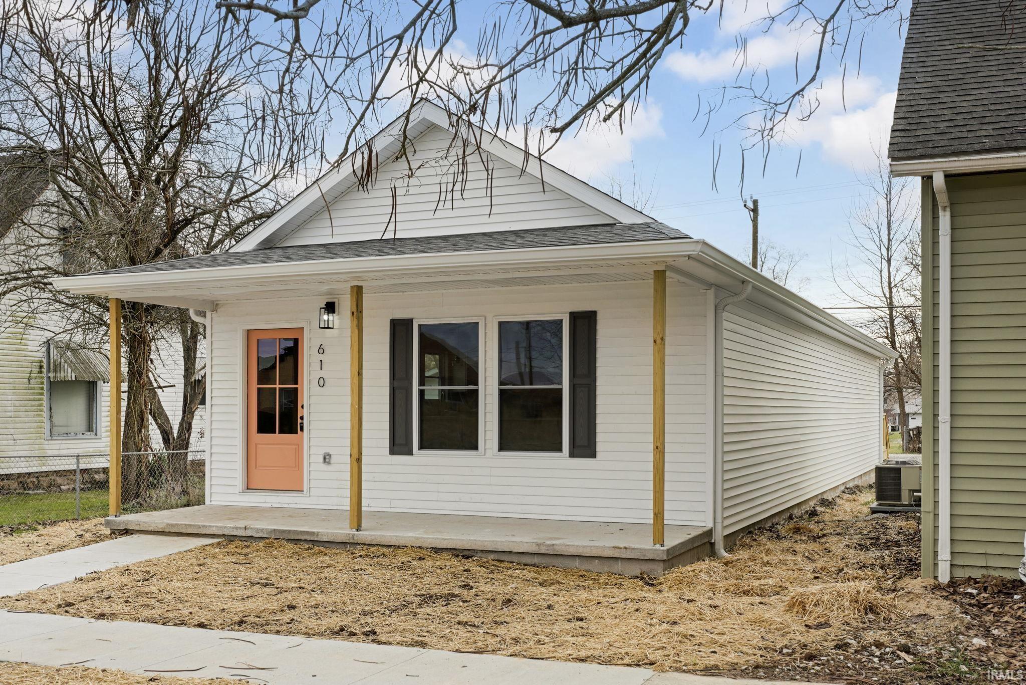 610 West Frank Street Mitchell, IN 47446 - Photo 2 of 25