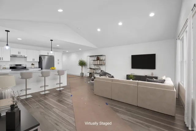 $179,900 | 610 West Frank Street, Mitchell, IN 47446