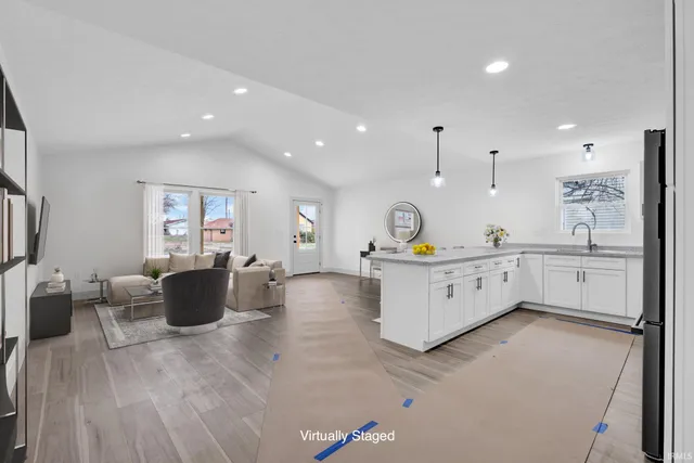 $179,900 | 610 West Frank Street, Mitchell, IN 47446