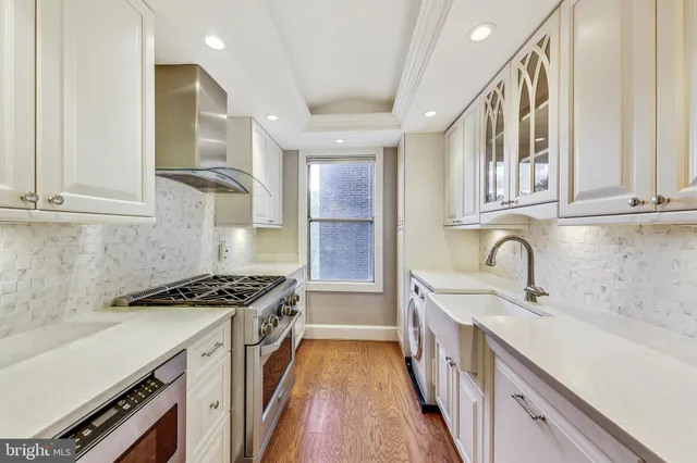 $4,200 | 3900 Cathedral Avenue Northwest, Unit 304A, Washington, DC 20016