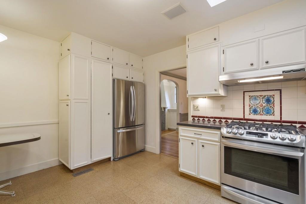 30 Glendale Road Newton, MA 02459 - Photo 11 of 18