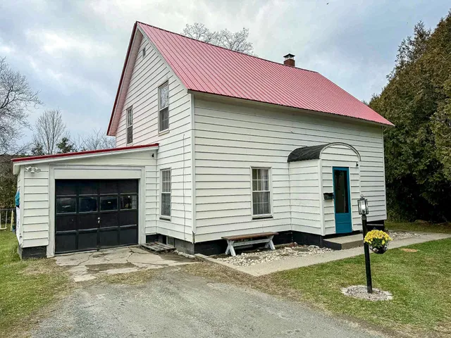 $247,000 | 112 Harrison Avenue, St. Johnsbury, VT 05819