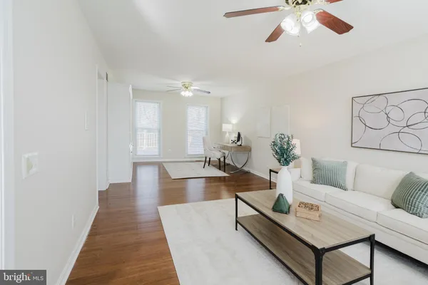 $695,000 | 33 Hummingbird Lane, Newark, DE 19711