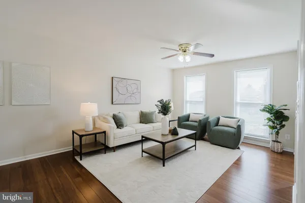 $695,000 | 33 Hummingbird Lane, Newark, DE 19711