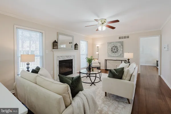 $695,000 | 33 Hummingbird Lane, Newark, DE 19711