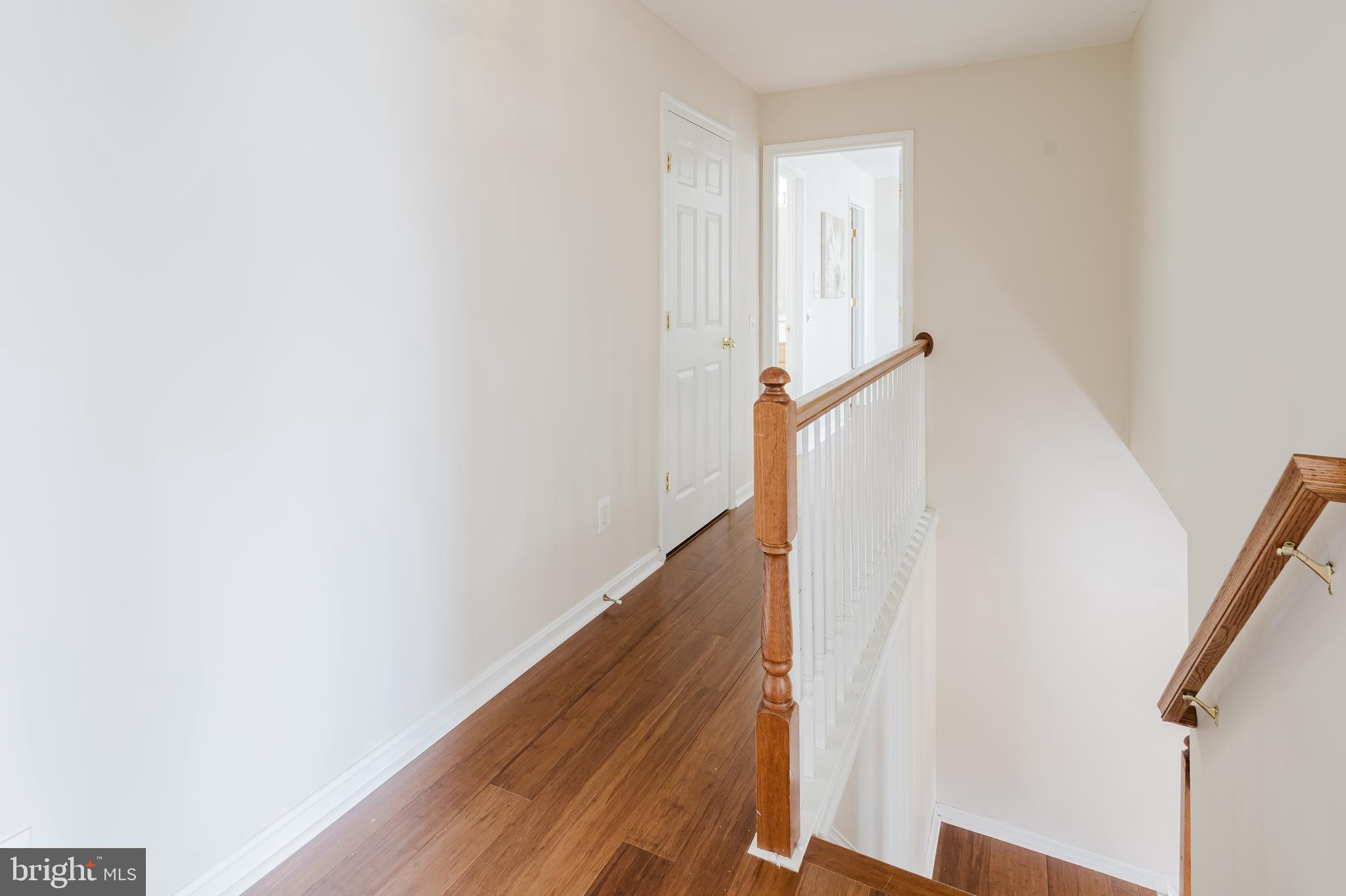33 Hummingbird Lane Newark, DE 19711 - Photo 25 of 61 a view of a hallway with staircase