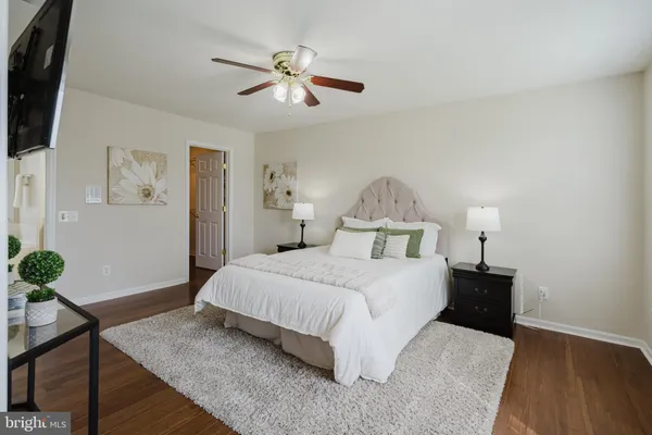 $695,000 | 33 Hummingbird Lane, Newark, DE 19711