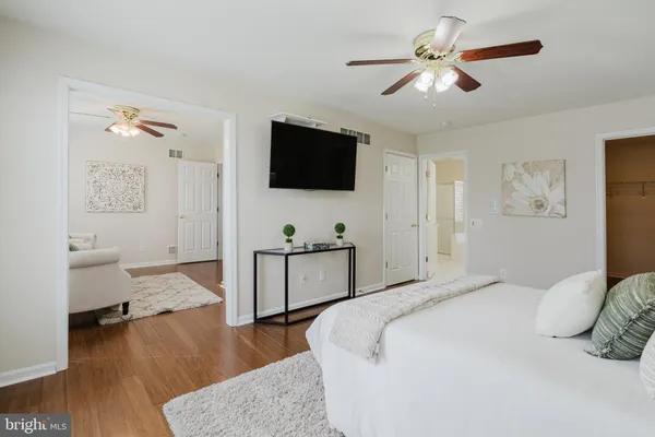 $695,000 | 33 Hummingbird Lane, Newark, DE 19711