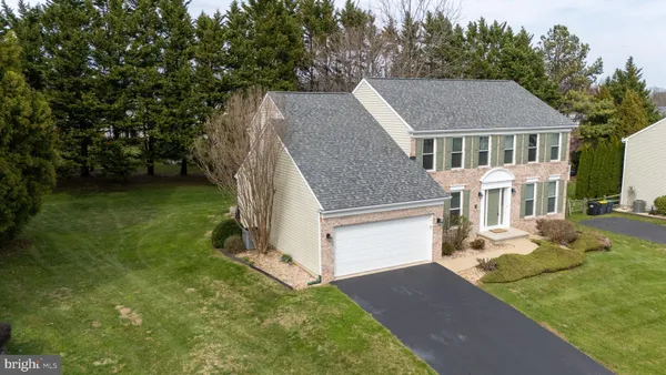 $695,000 | 33 Hummingbird Lane, Newark, DE 19711