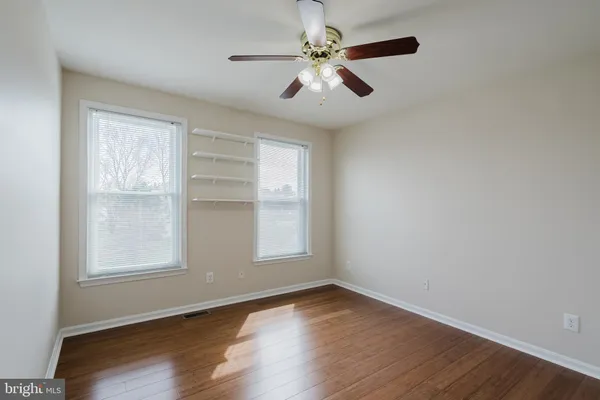 $695,000 | 33 Hummingbird Lane, Newark, DE 19711