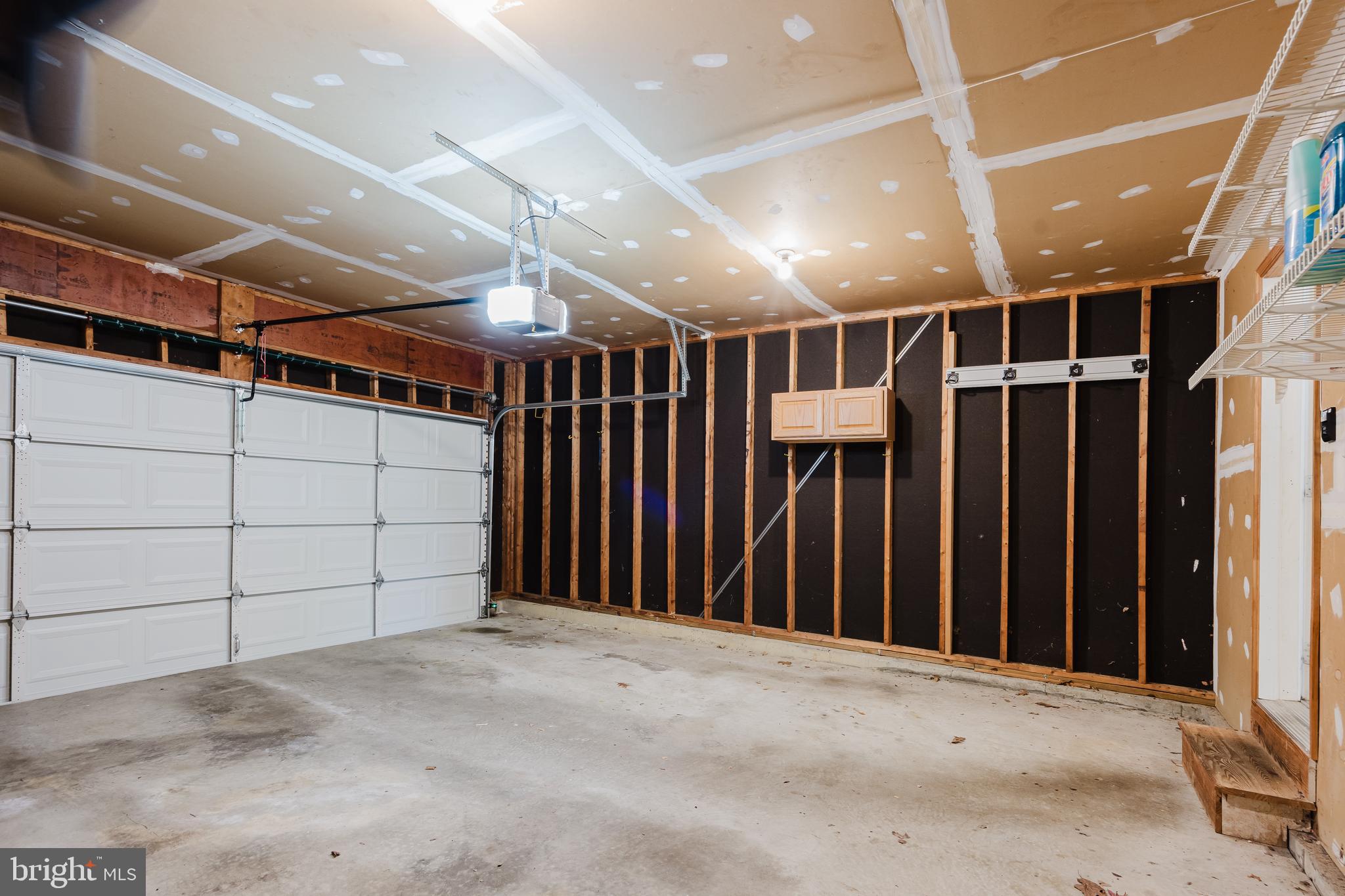 33 Hummingbird Lane Newark, DE 19711 - Photo 50 of 61 a view of a garage