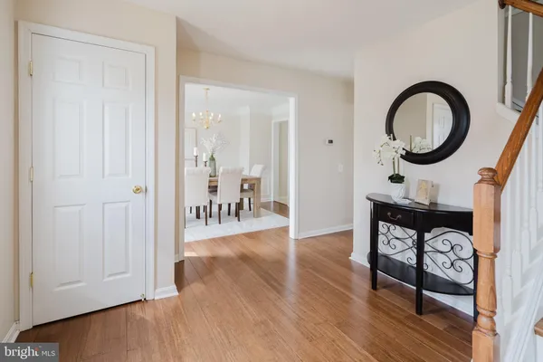 $695,000 | 33 Hummingbird Lane, Newark, DE 19711