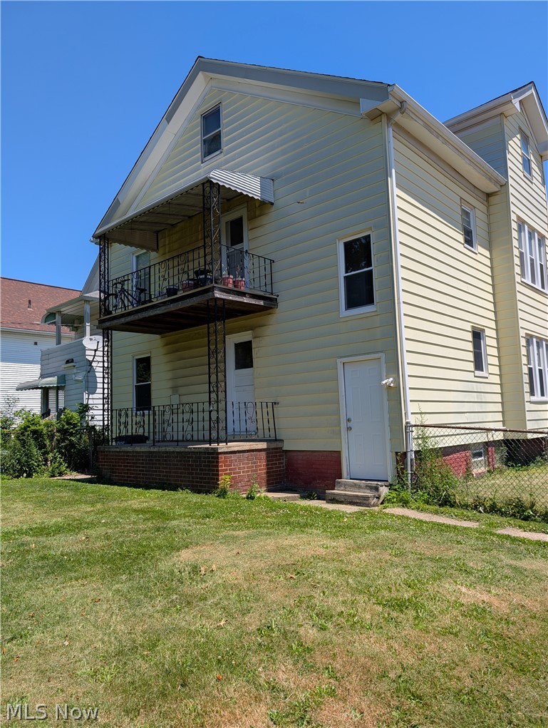 3558 Bosworth Road Cleveland, OH 44111 - Photo 4 of 33