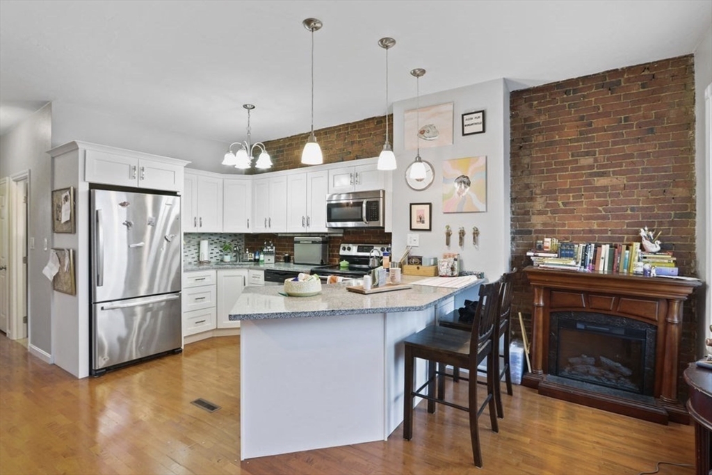 166 F Street, Unit 4 Boston, MA 02127 - Photo 1 of 12
