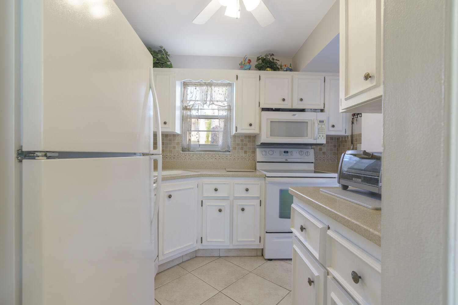 1953 Southwest Palm City Road, Unit 27A Stuart, FL 34994 - Photo 6 of 21 Kitchen