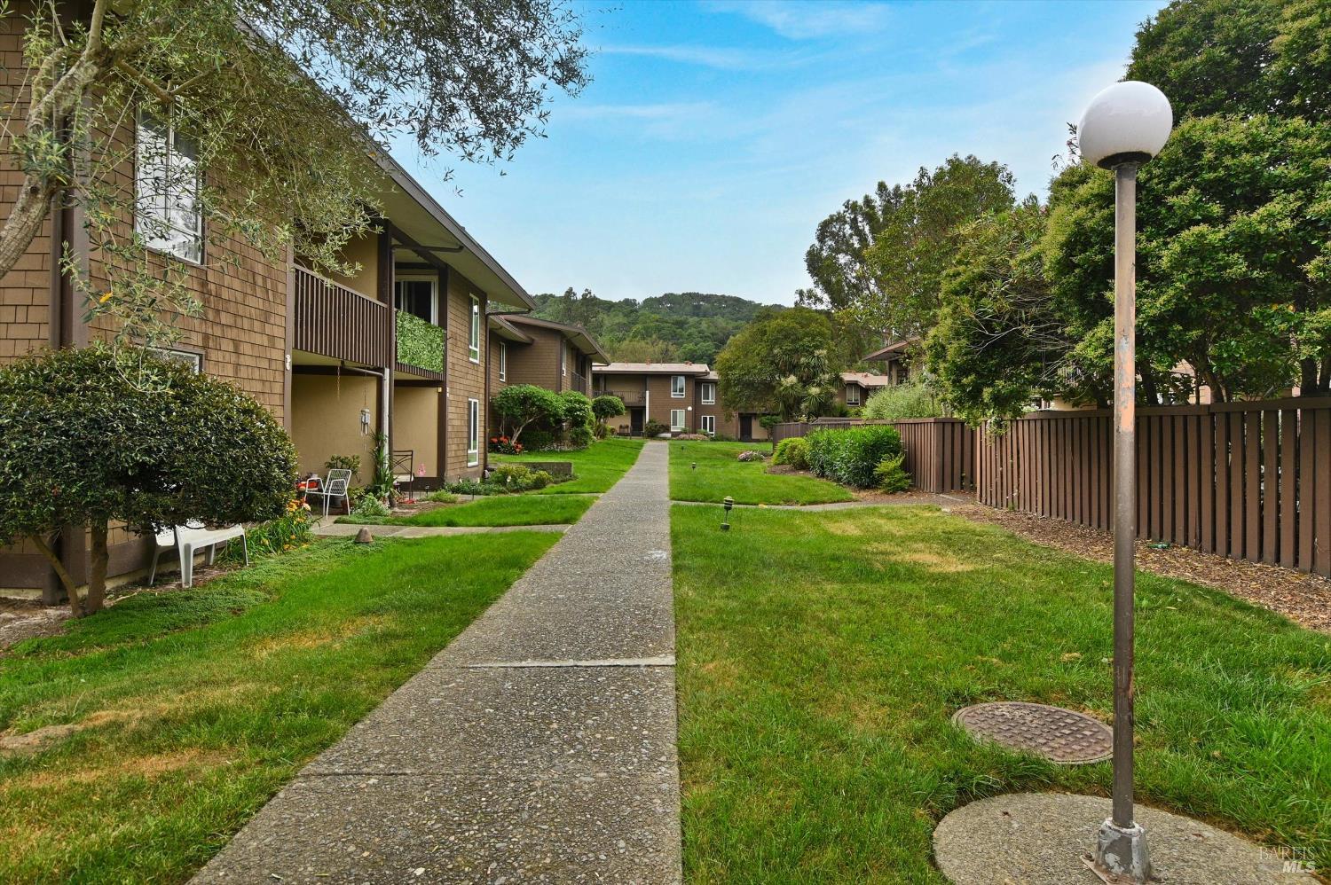 60 Surrey Lane San Rafael, CA 94903 - Photo 17 of 24