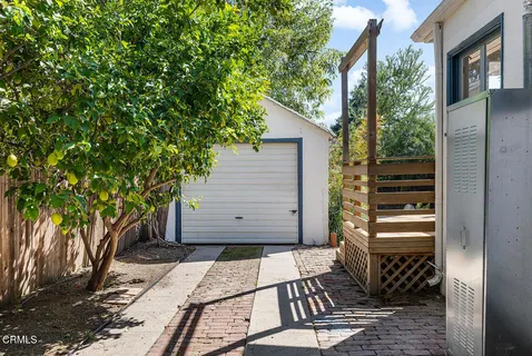 a view of a pathway of a house