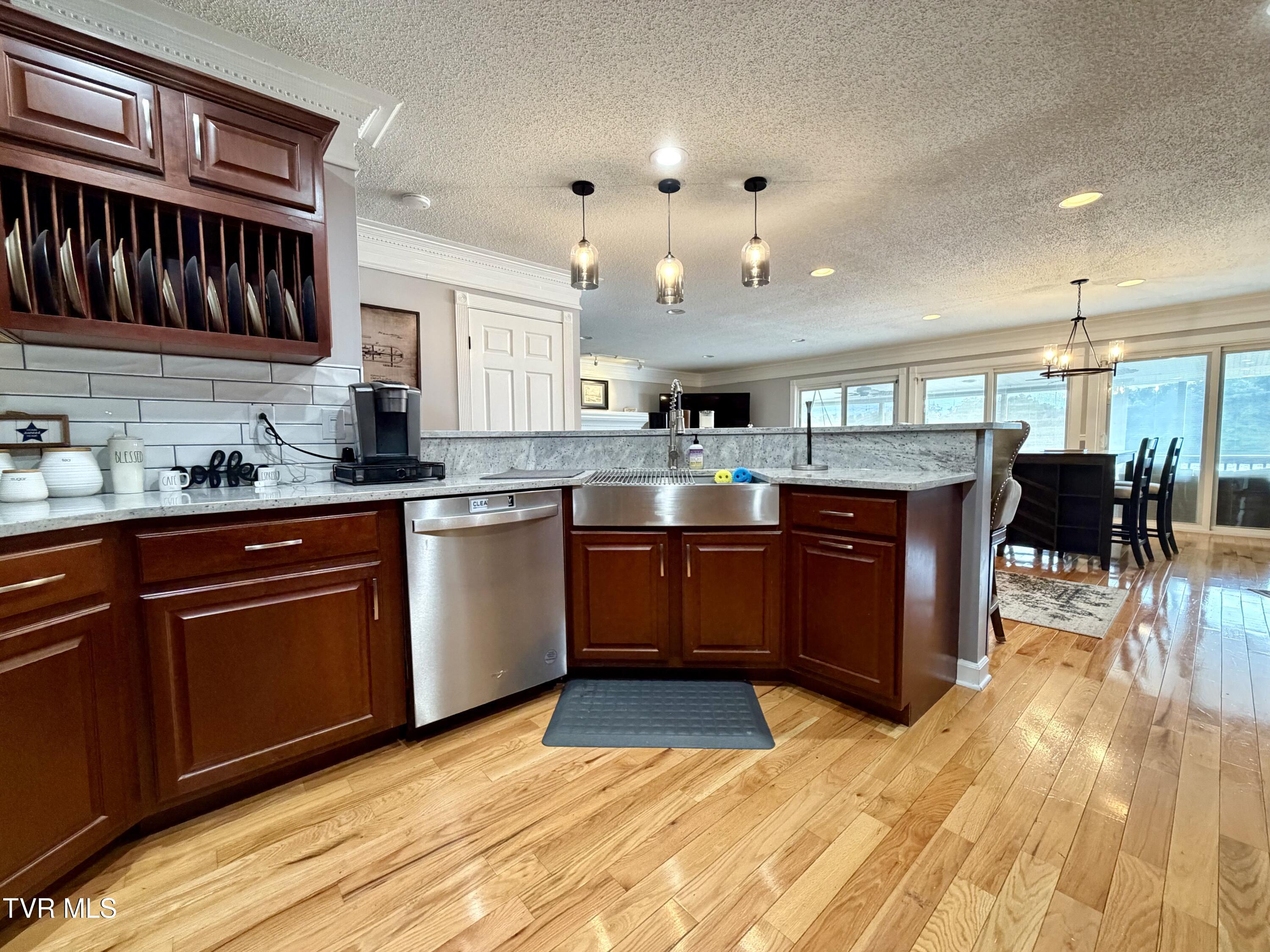 877 Summer Sound Road Piney Flats, TN 37686 - Photo 12 of 94 94