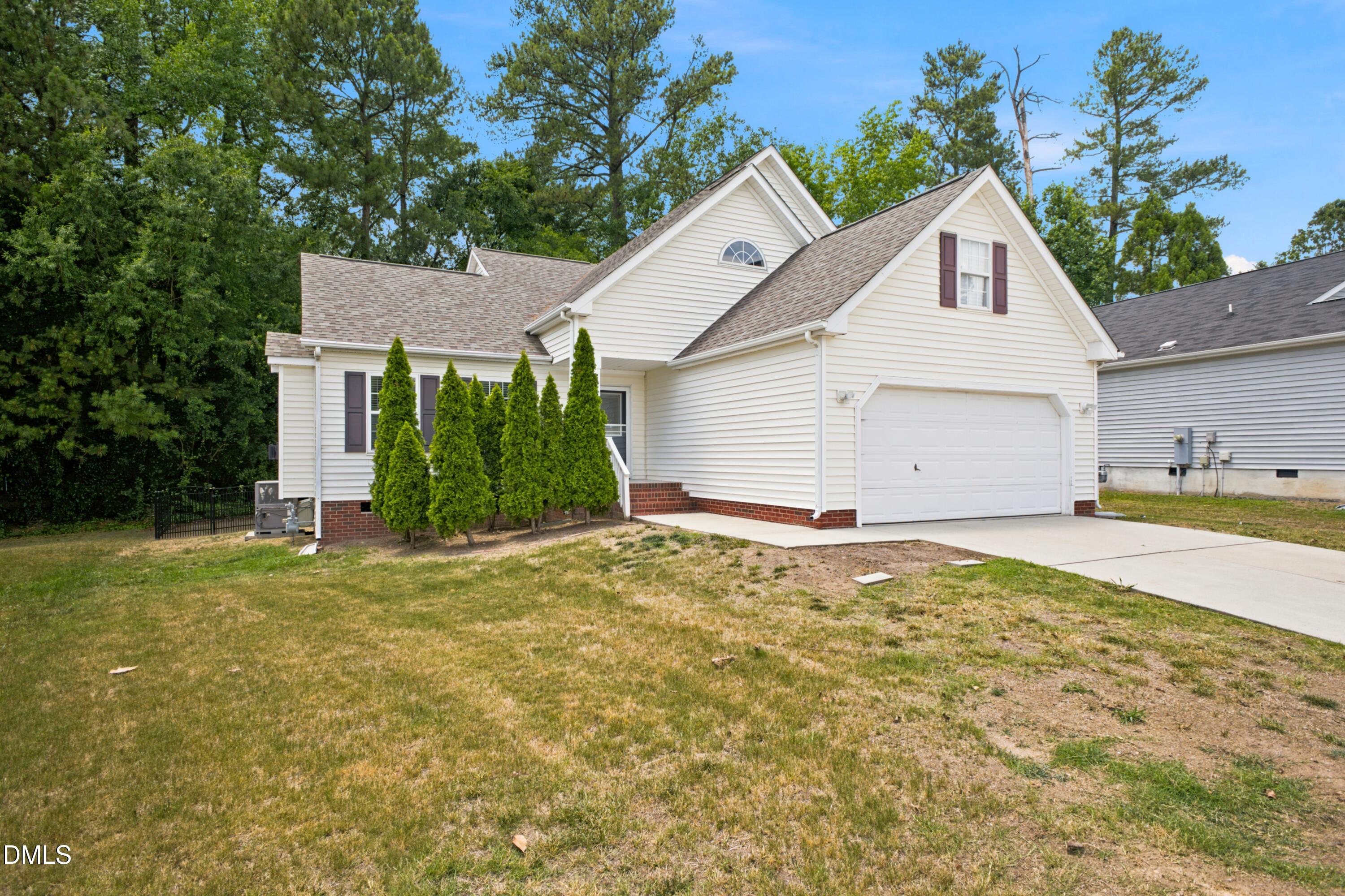 2209 Hatton Way Raleigh, NC 27604 - Photo 2 of 30