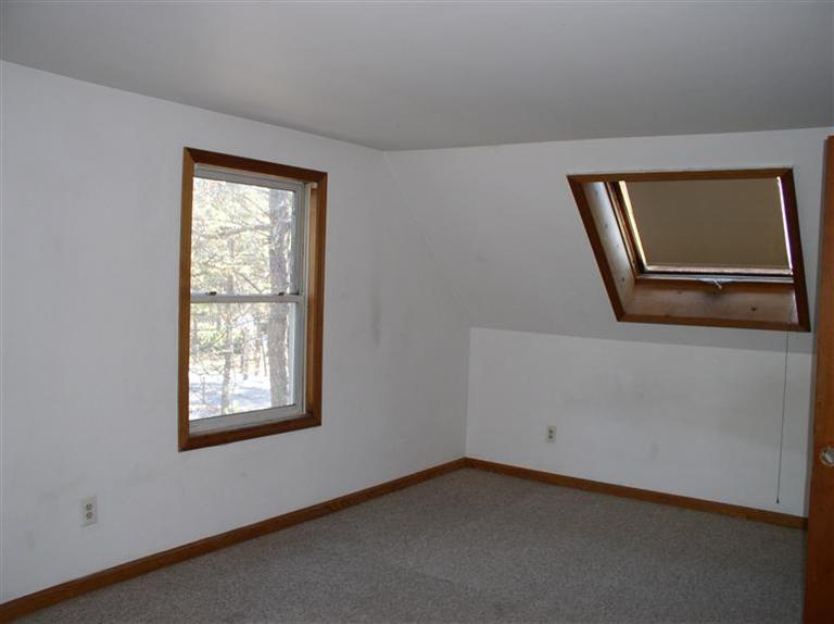 20 Jackbon Road Mashpee, MA 02649 - Photo 19 of 26 a view of a livingroom with a window